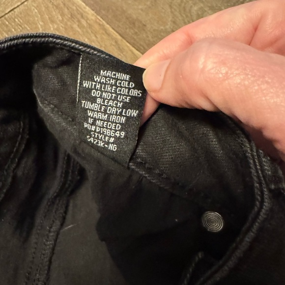 ALMOST FAMOUS Denim Destroyed Stretch Denim Jean Shorts Sz 9 - Picture 6 of 9